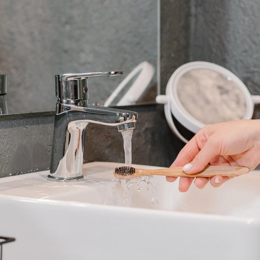 Routine Complète pour Laver Gouttières